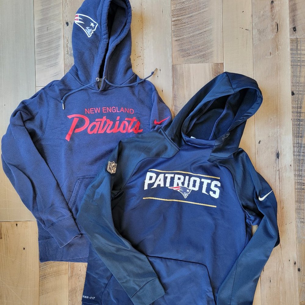 Pair of Men's NFL Patriot's Sweatshirts Size Medium